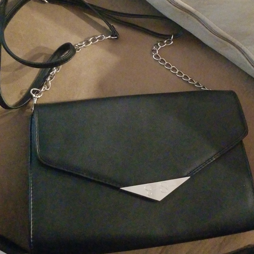 Clutch - Picture 2 of 3